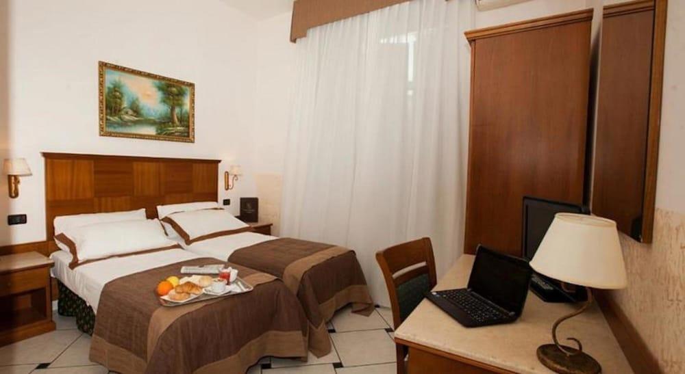 Garibaldi Suite Naples Luaran gambar