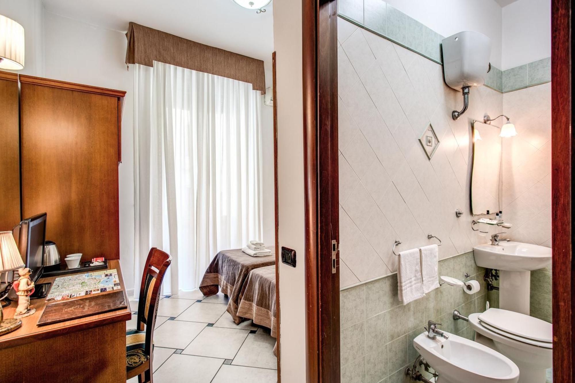 Garibaldi Suite Naples Luaran gambar